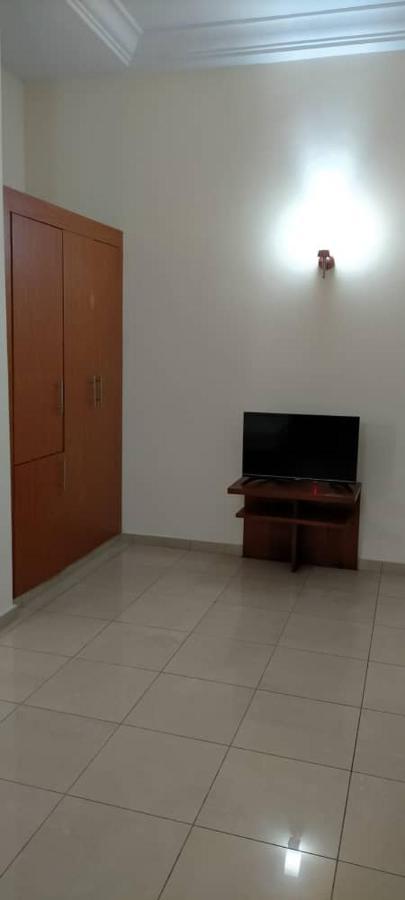 Hotel Marbella Ломе Екстериор снимка